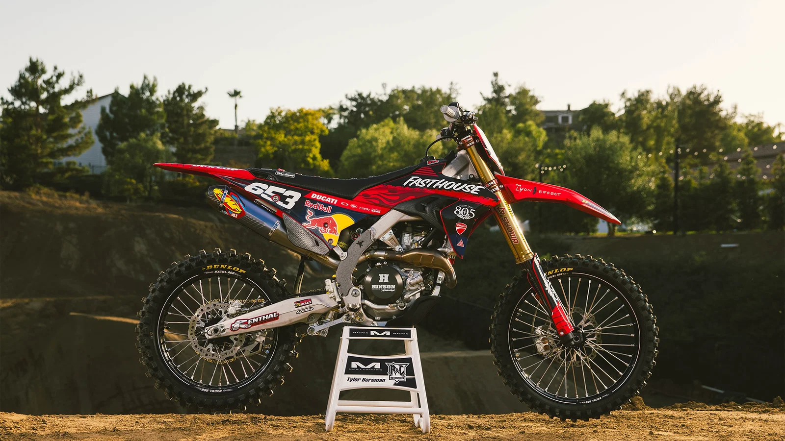 Die Ducati Desmo450 MX