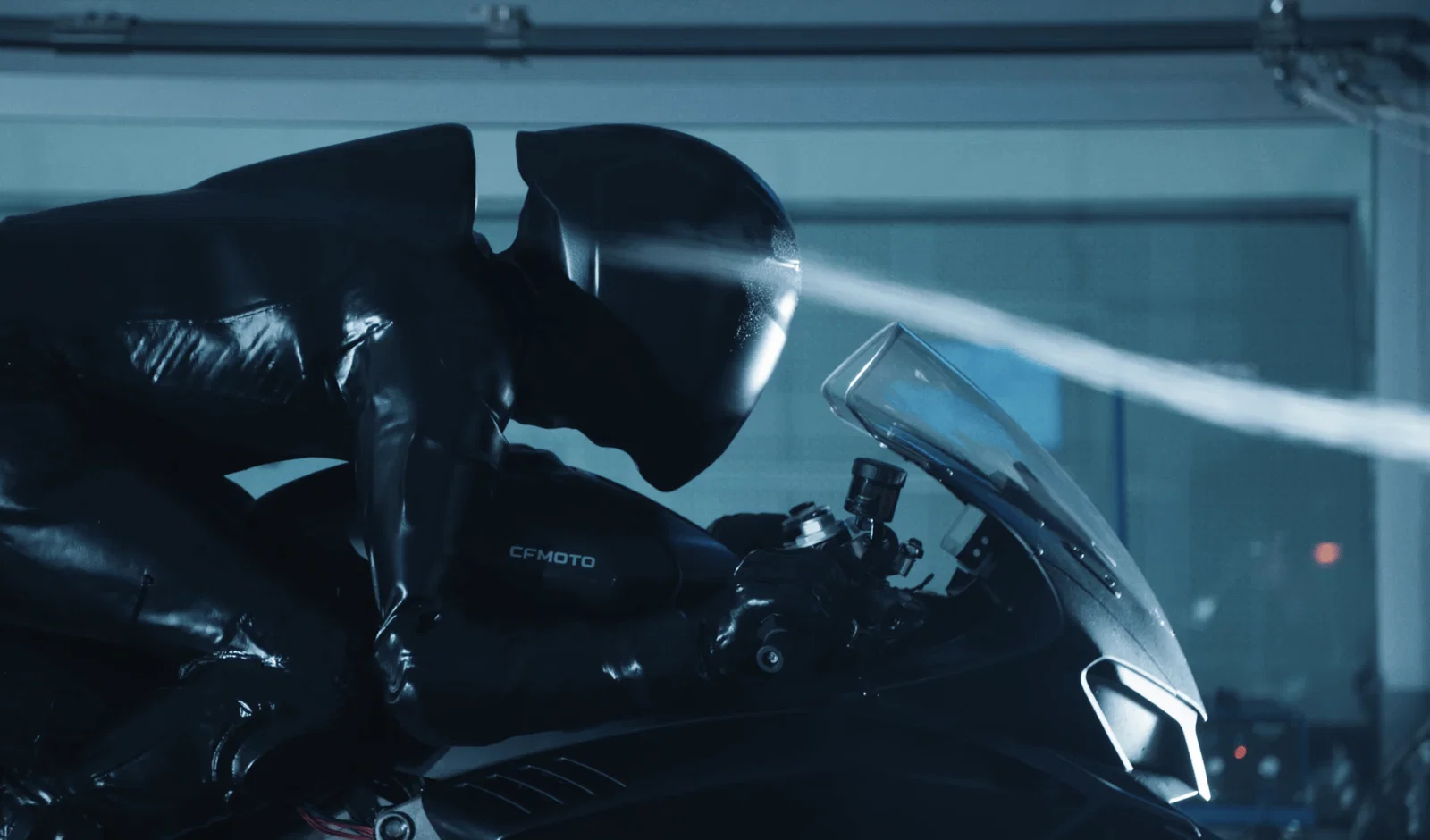 Der CFMoto V4 SR-RR im Windkanal von Pininfarina