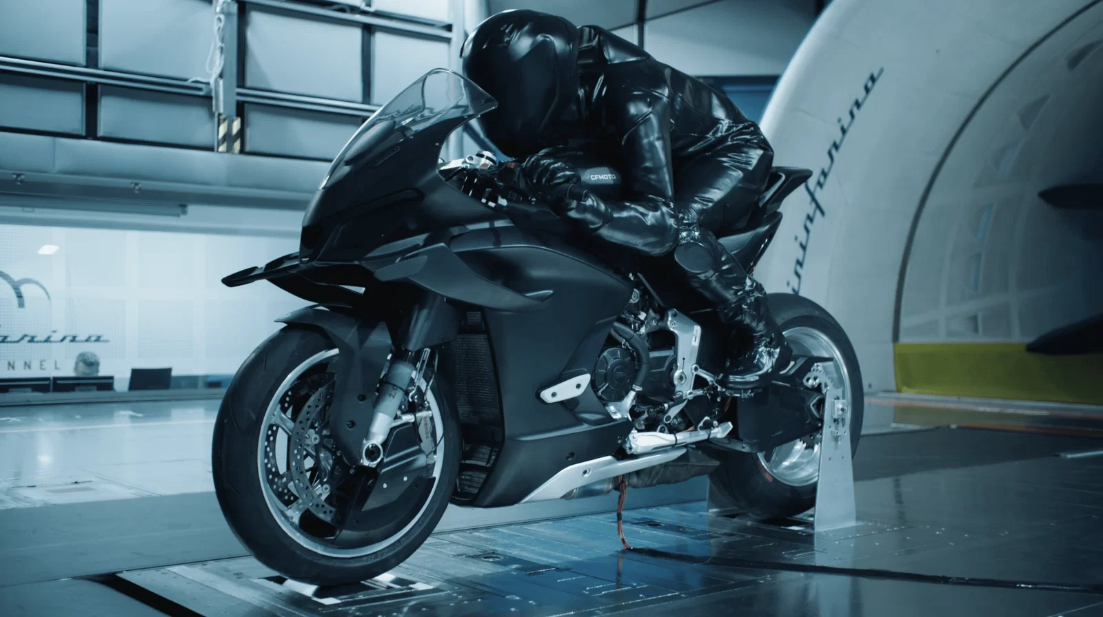Der CFMoto V4 SR-RR im Windkanal von Pininfarina