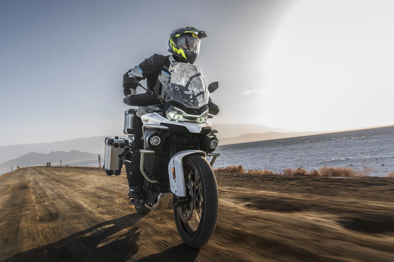 CFMoto 800MT-ES