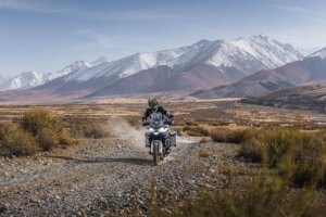CFMoto 800MT-ES ist mit elektronischer Federung und Bosch-Fahrhilfen für 8.499 £ erhältlich