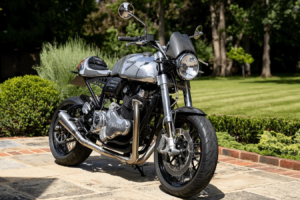 Der Norton Café Racer des ehemaligen Top Gear-Moderators Richard Hammond wird in Großbritannien versteigert