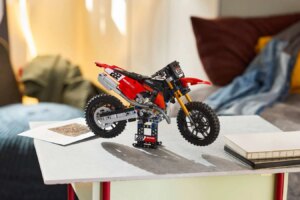Ducati Desmo450 MX Factory Lego Technic-Bausatz auf den Markt gebracht