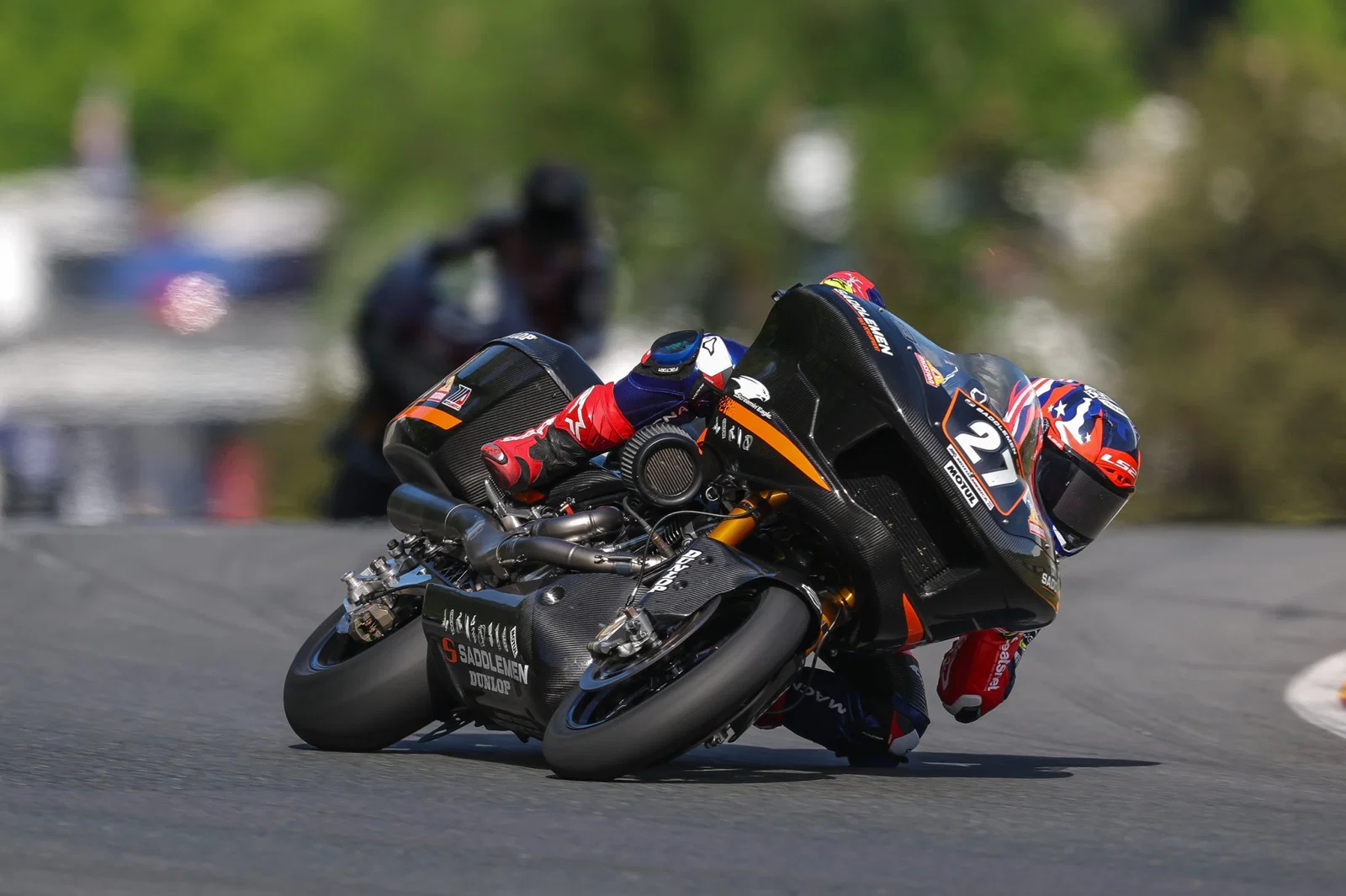 Max Toth fährt eine Bagger World Cup Harley-Davidson Road Glide