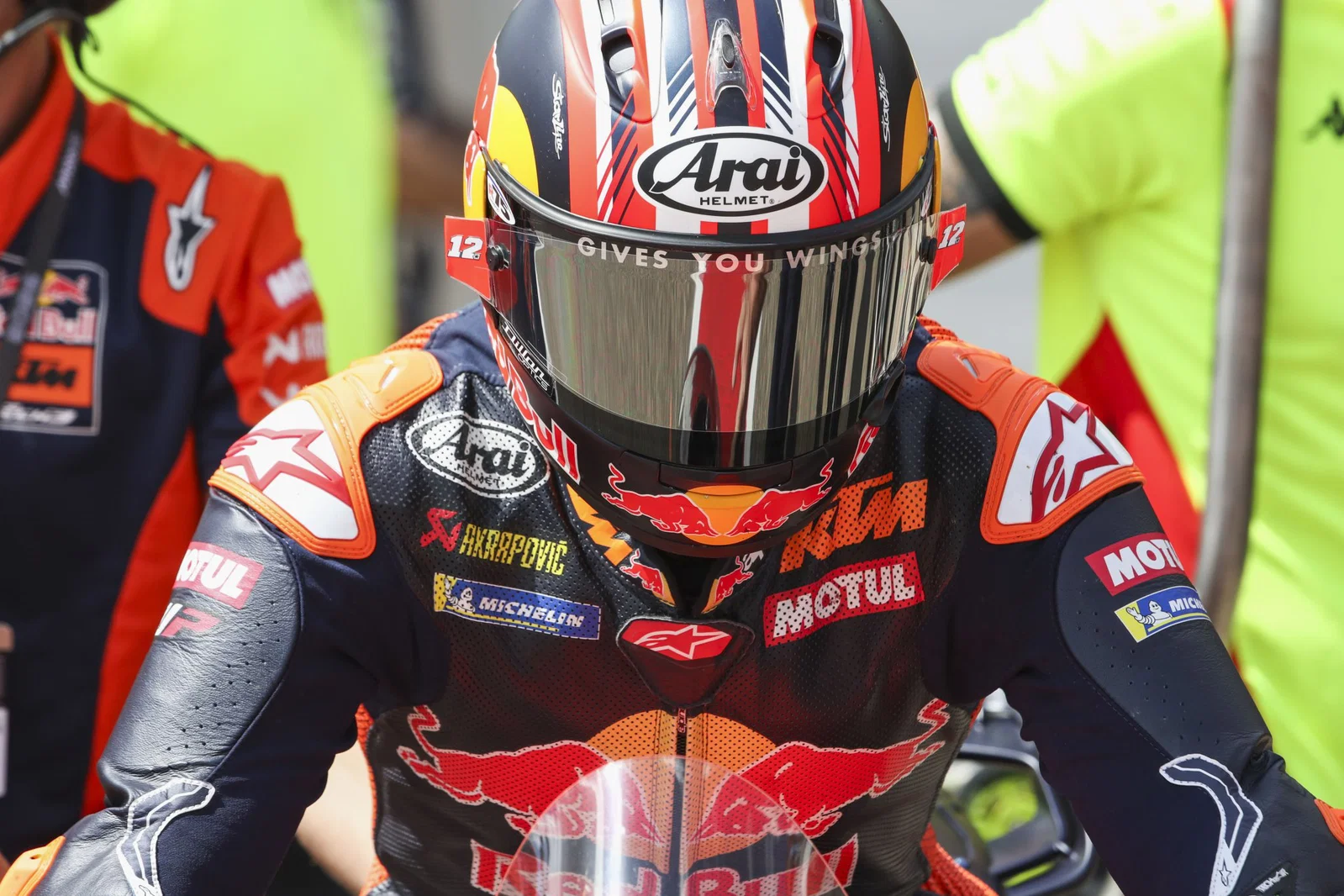 Maverick Vinales in der Boxengasse am Sachsenring. Bildnachweis: Gold und Gans.