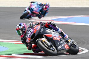 Triumph bestätigt, dass der neue Moto2-Motor NICHT auf der Tiger Sport 800 oder Trident 800 basiert