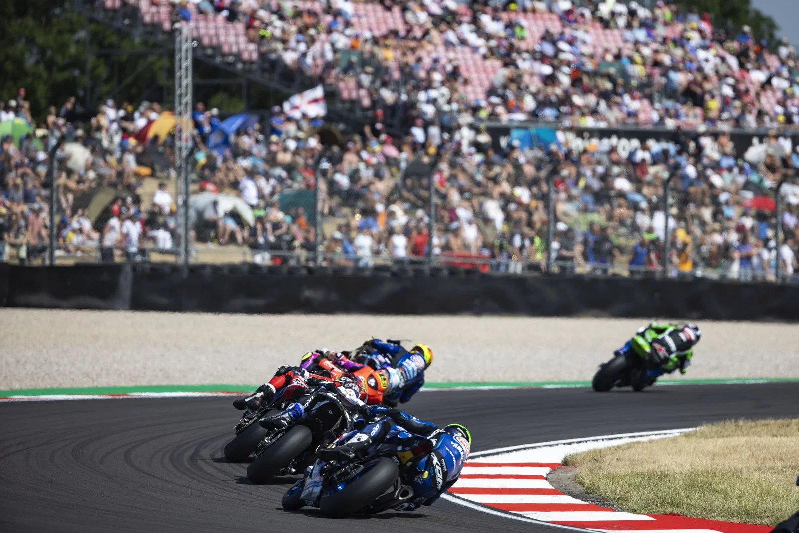 WorldSBK im Donington Park. Bildnachweis: Gold und Gans.
