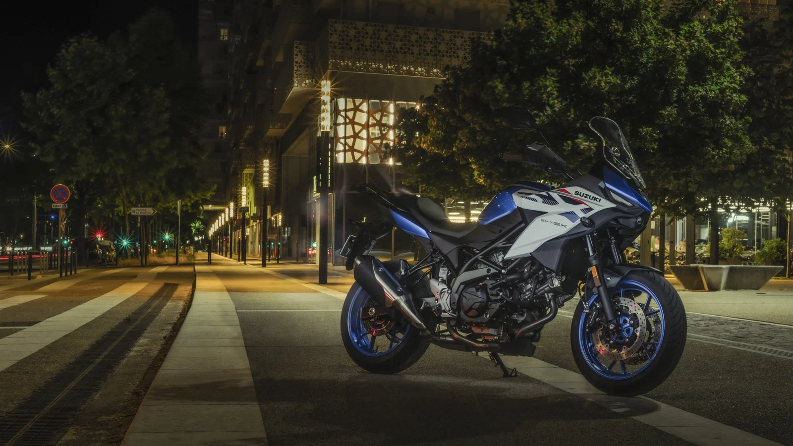 The Suzuki SV7-GX - static