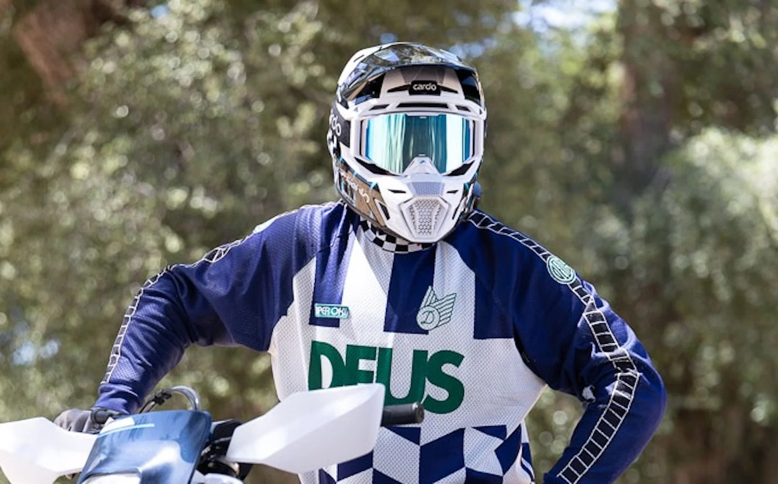 Der Cardo Venture Motocross-Helm