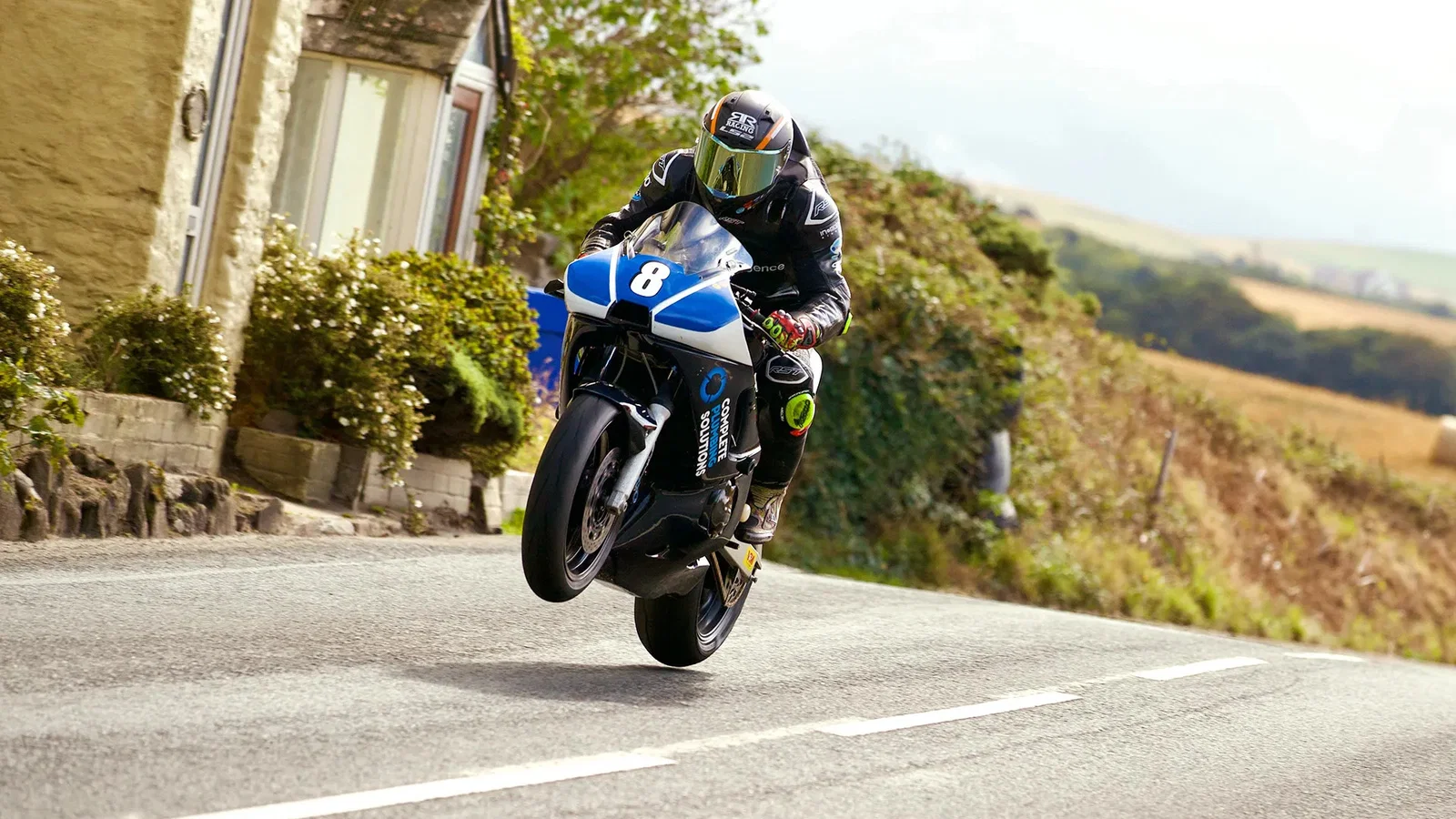 Michael Russell fährt in der Junior 600-Klasse. Bildnachweis: Isle of Man TT.