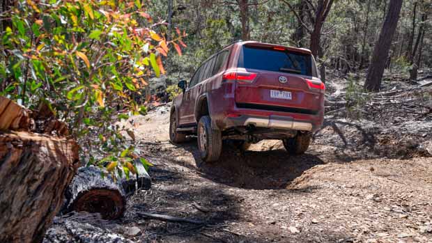 Toyota Land Cruiser 300 2022 Offroad hinten 3/4