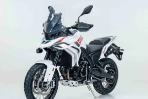 ZXMoto 820X ADV bricht den Versicherungsschutz und könnte nach Großbritannien fliegen