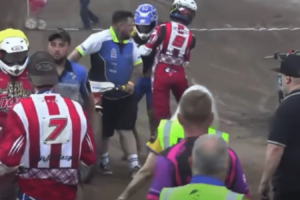 Britischer Speedway-Rennfahrer antwortet auf Stempelvorwürfe nach Streit nach dem Rennen