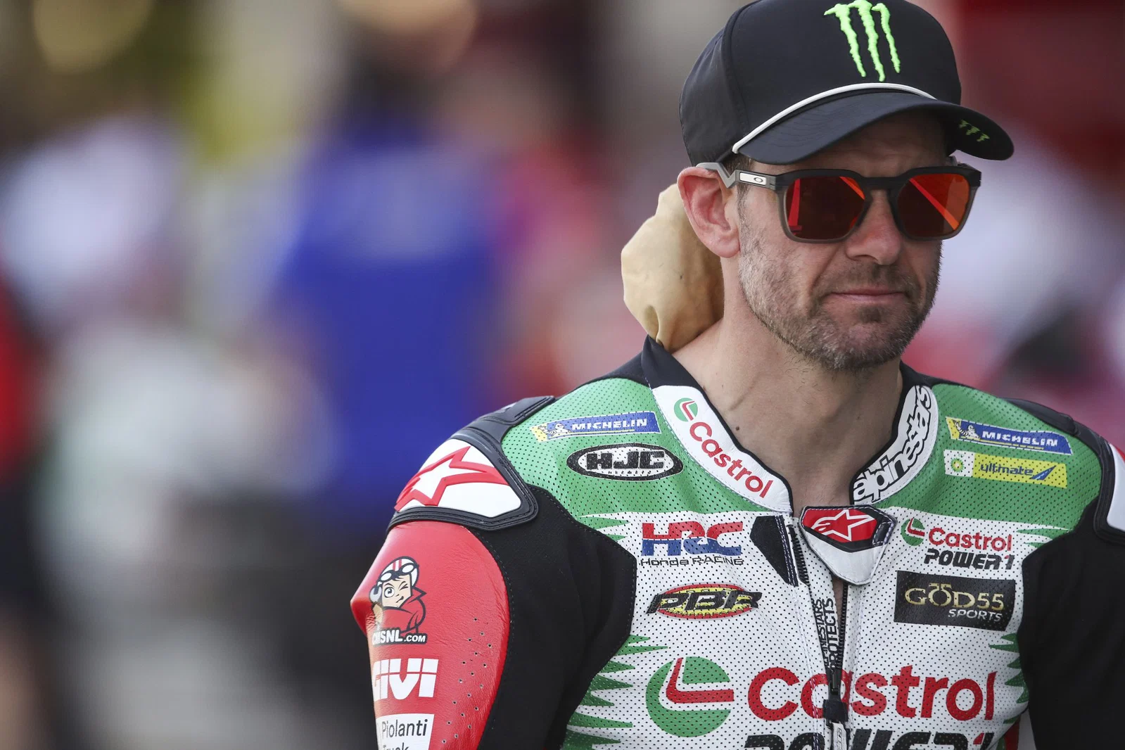 Cal Crutchlow beim britischen MotoGP 2026. Kreditgold und Gans.