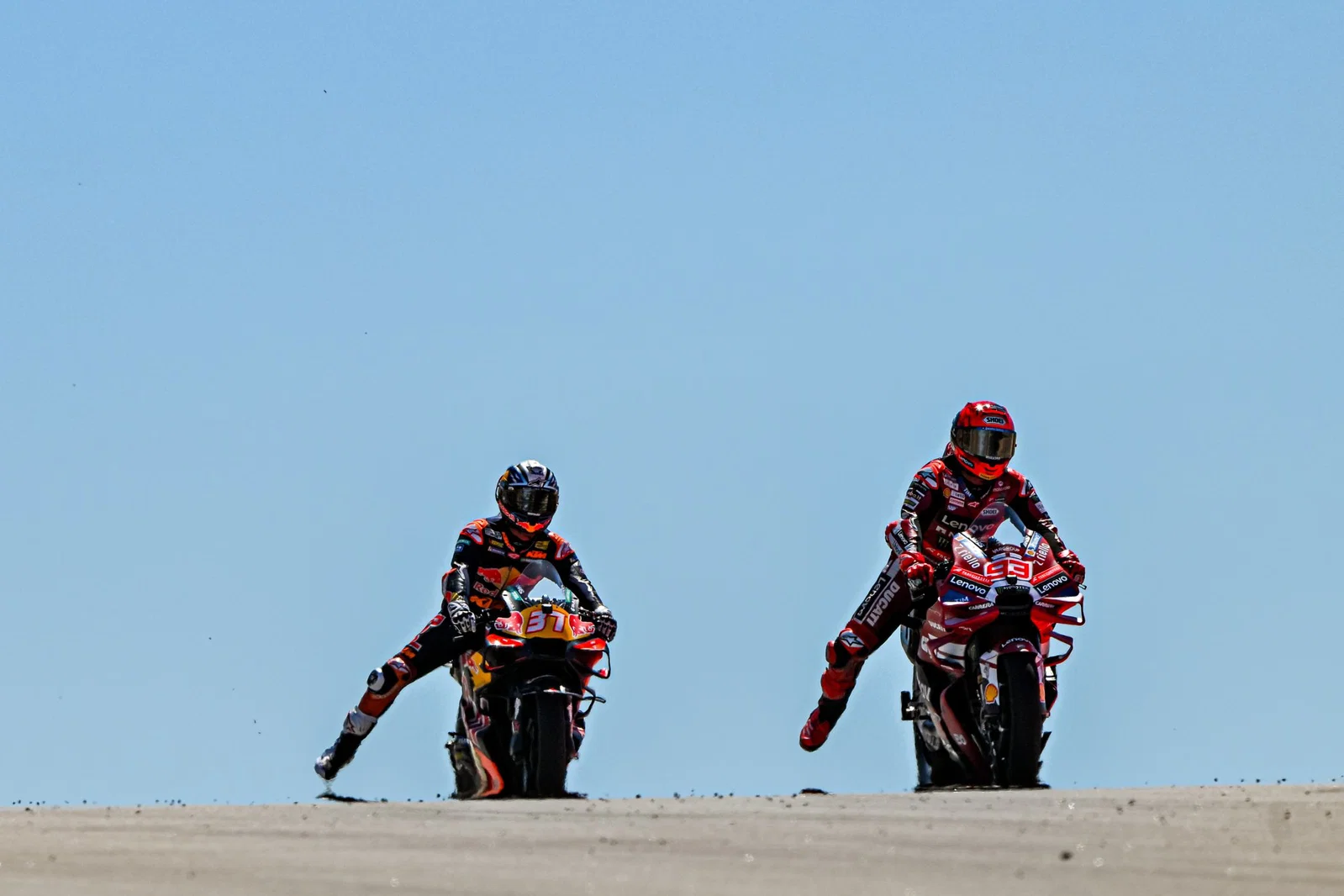 Pedro Acosta jagt seinen 2027-Teamkollegen Marc Marquez.