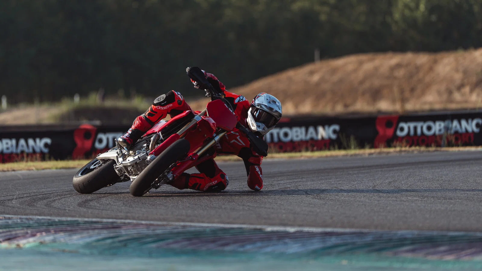 Ducati reveals specs, details and features of its first supermoto race bike.