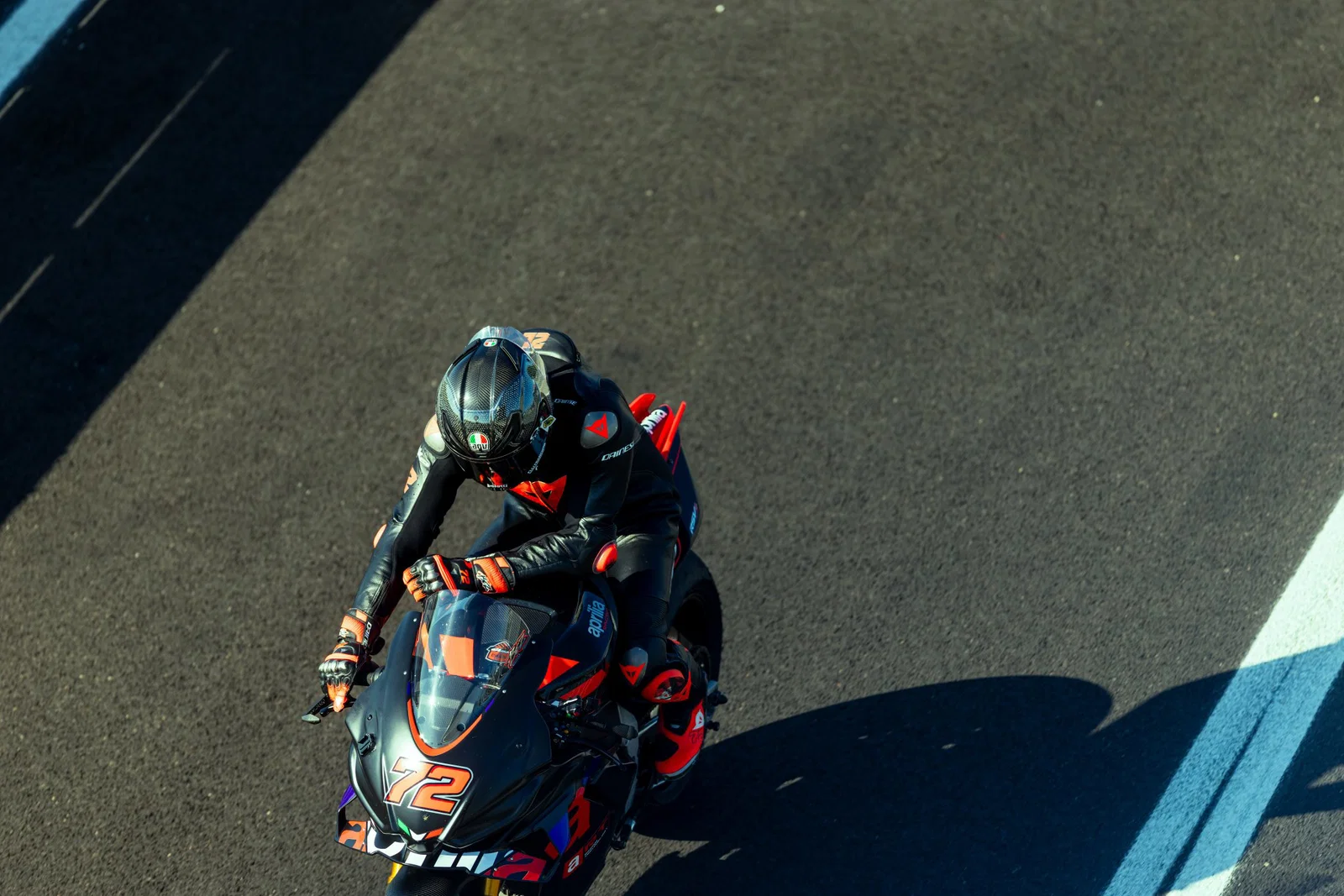 Marco Bezzecchi nutzt den AGV Pista GP R3 in Misano.
