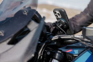 Die Quad Lock-Lenkerhalterung Pro verfügt über einen verstellbaren Kopf für schwer zugängliche Lenker