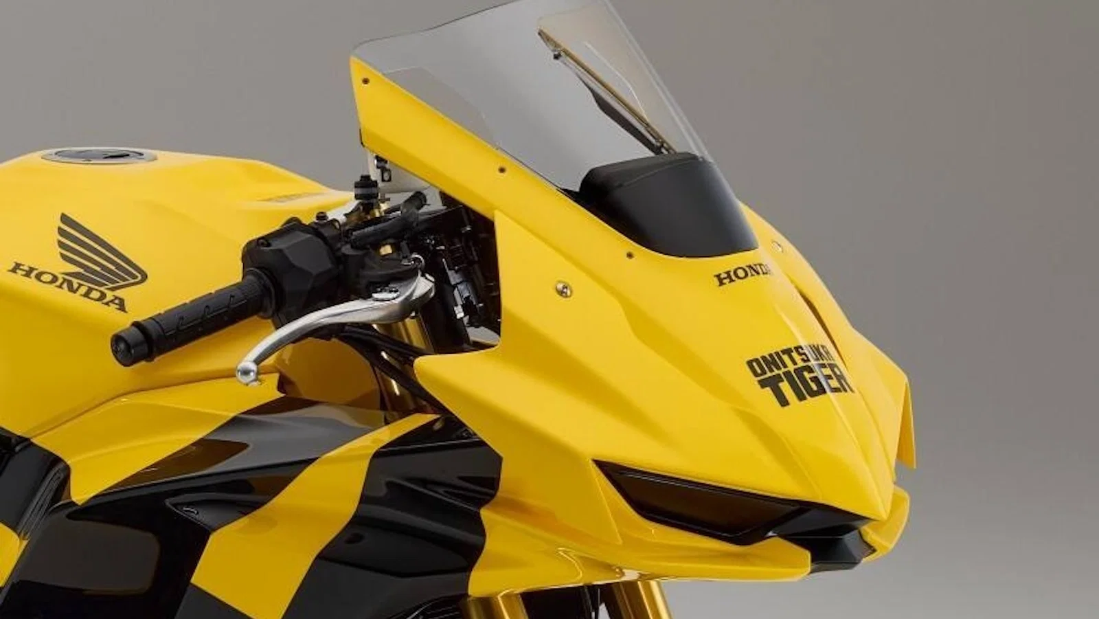 Honda partners with Japanese fashion brand to reveal new sportbike concept in Milan.