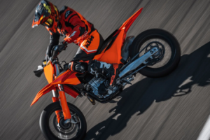 2027 KTM 450 SMR erhält neues Aussehen und einen kundenfreundlichen Anreiz