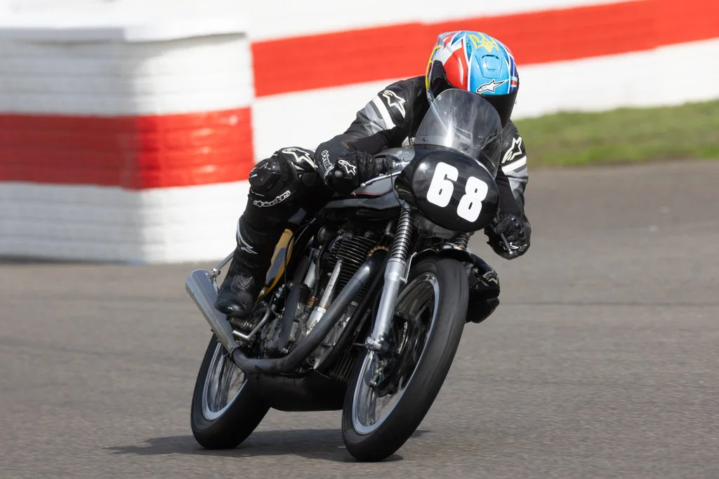 Norton-Motorrad beim Goodwood Revival 2026.