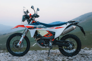 KTM stellt die brandneue 690 Rally auf Basis der Enduro R-Plattform vor