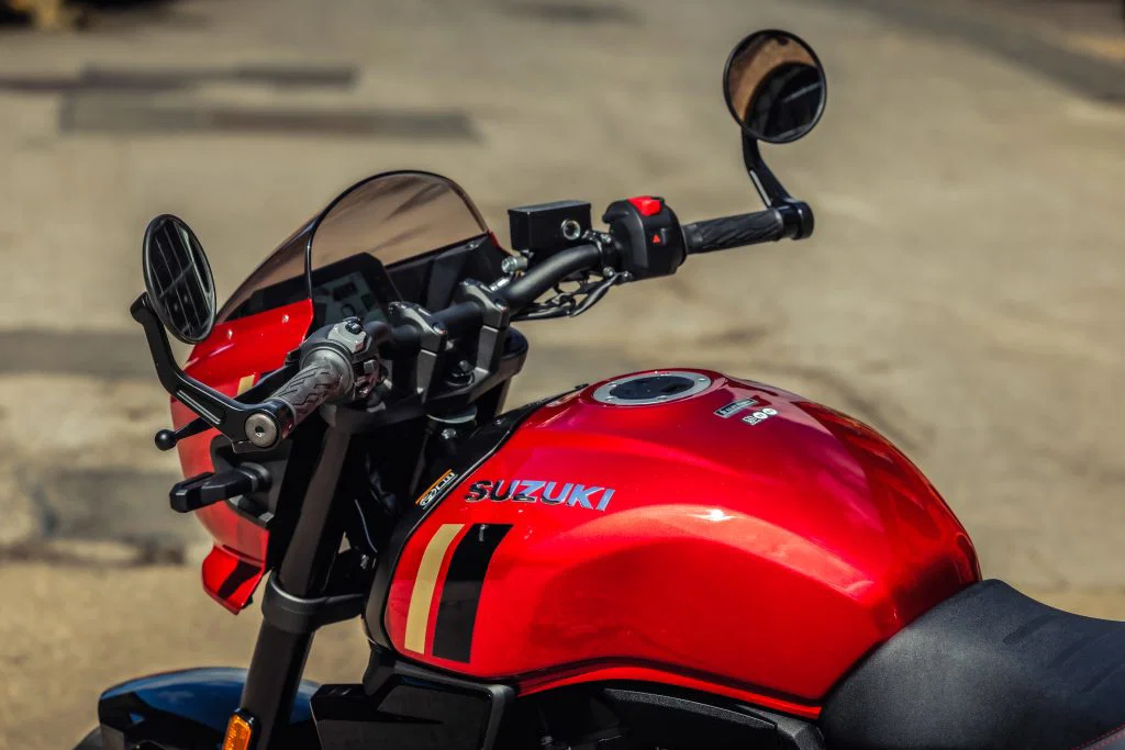 Der Candy Daring Red Suzuki GSX-8TT