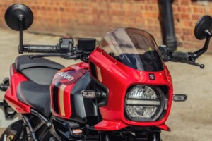 Suzuki GSX-8TT erhält ein rassiges rot-goldenes Makeover