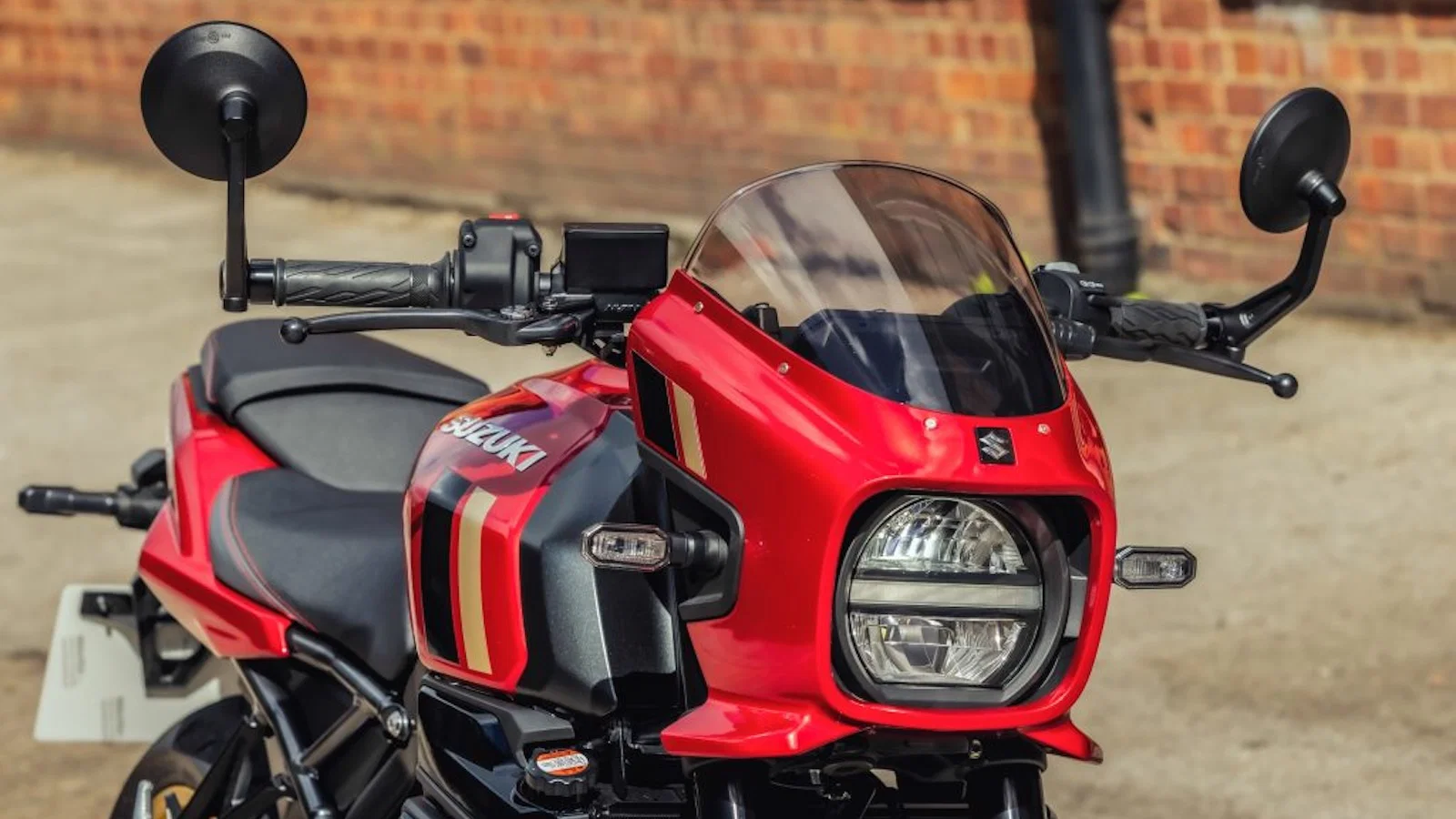 The new Candy Daring Red Suzuki GSX-8TT