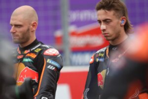 KTM MotoGP Pedro Acosta warnt vor erhöhtem Verletzungsrisiko und kürzeren Karrieren durch neues Sprint-Qualifying