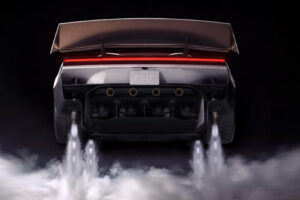 Der raketenbetriebene Tesla Roadster wurde als letztes „manuell angetriebenes Auto“ erneut vorgestellt, das es jemals geben wird
