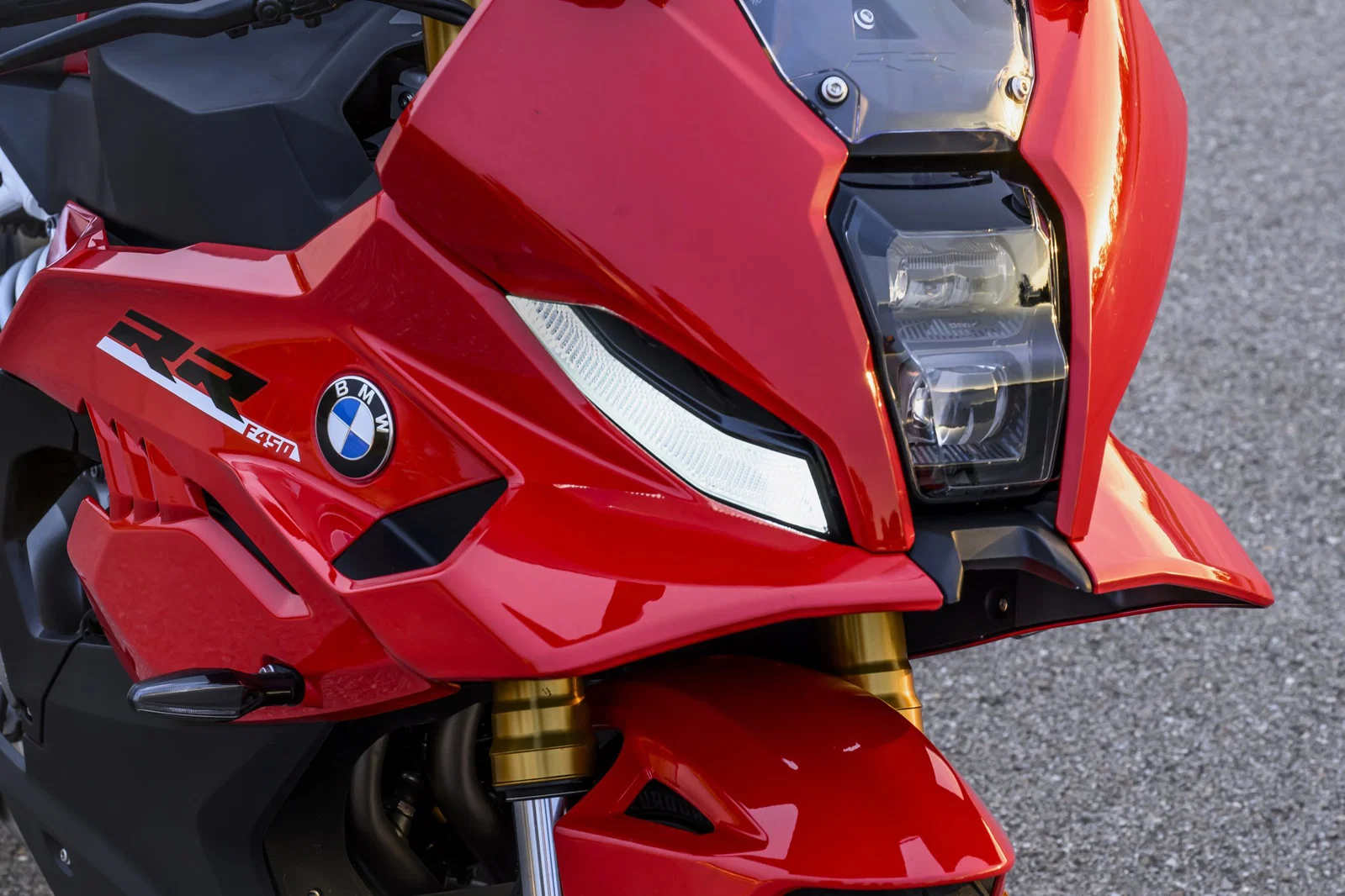 Vorderseite der neuen Supersportmaschine F450 RR.