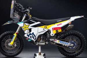 Dakar-Legende Pablo Quintanilla verlost sein Rallye-Bike Husqvarna FR 450 Rally Factory