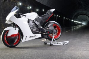 Born Slippy: White Motorcycle Concepts kreiert die Mono RR, einen 450-cm³-Kompressor-Streamliner