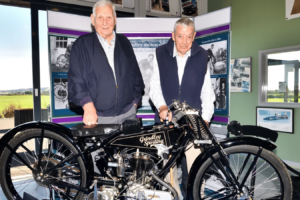 Dank eines ehemaligen Ingenieurs kehrt ein jahrhundertealtes britisches Motorrad nach Hause zurück