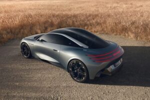 Das Peugeot RCZ Vision-Konzept verwandelt ein Coupé in einen 1000-Volt-Grand-Tourer mit 600 km Reichweite