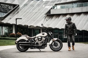 Die Benda Dark Flag 950 packt 109 PS starke V4-Leistung in einen Cruiser