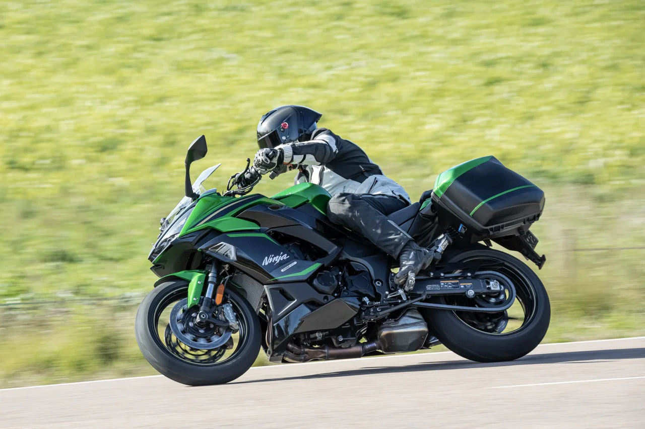 Kawasaki Ninja 1100SX unterwegs.
