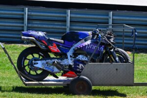 MotoGP-Star verliert bei schrecklichem 100-Meilen-Unfall auf Phillip Island die Kontrolle