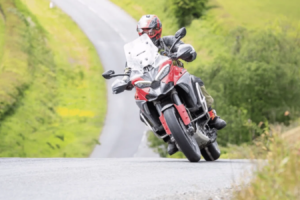 Nach einem lebensverändernden Unfall startet Biker eine Kampagne, um Vorfahrtsschilder durch Stoppschilder zu ersetzen